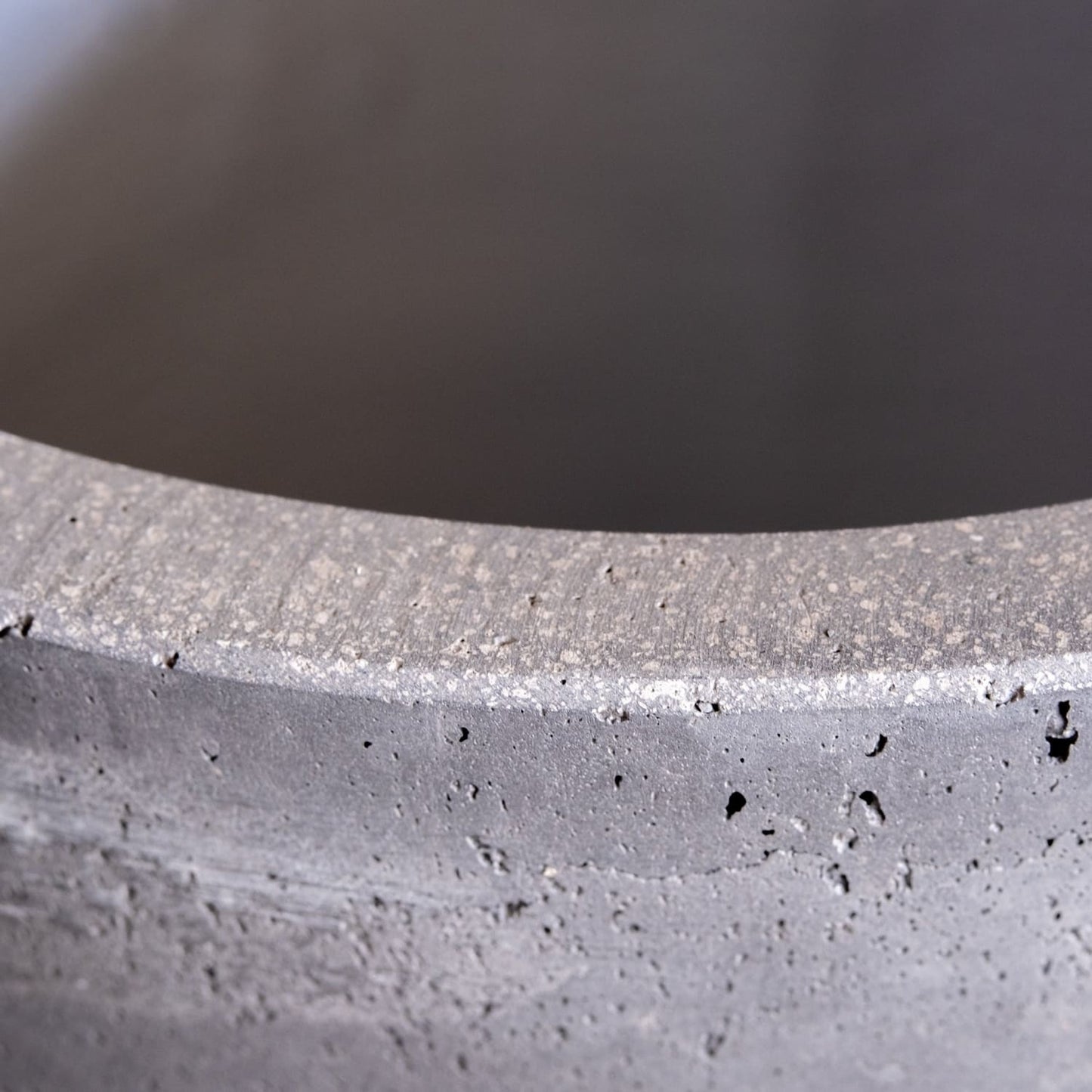 Aurella | Onyx Dusk – 70cm Extra Large Concrete Cylinder Planter – 199L Round Plant Pot - Pots & Plants