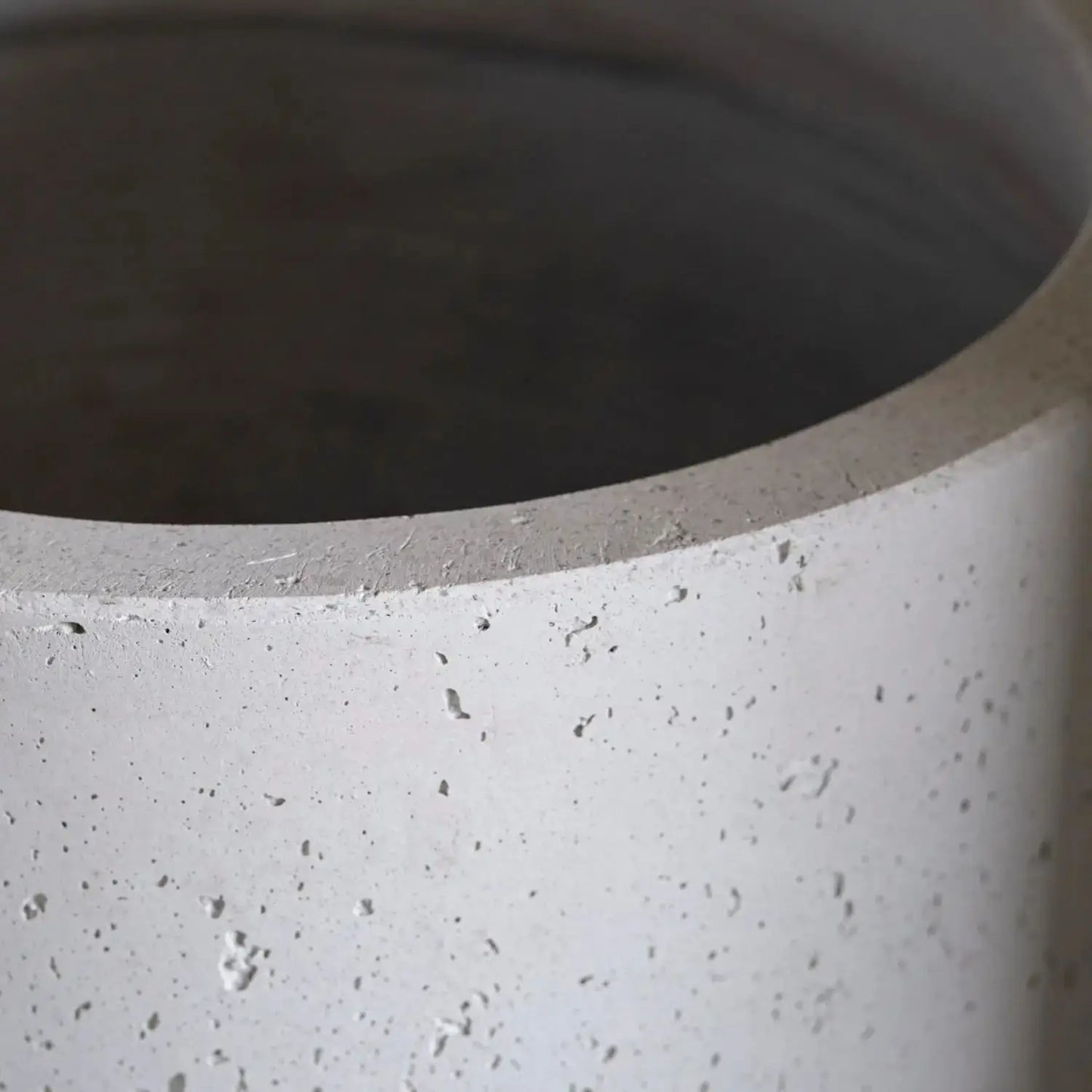 Aurella | White Mist – 70cm X Large Concrete Cylinder Planter – 199L Round Plant Pot