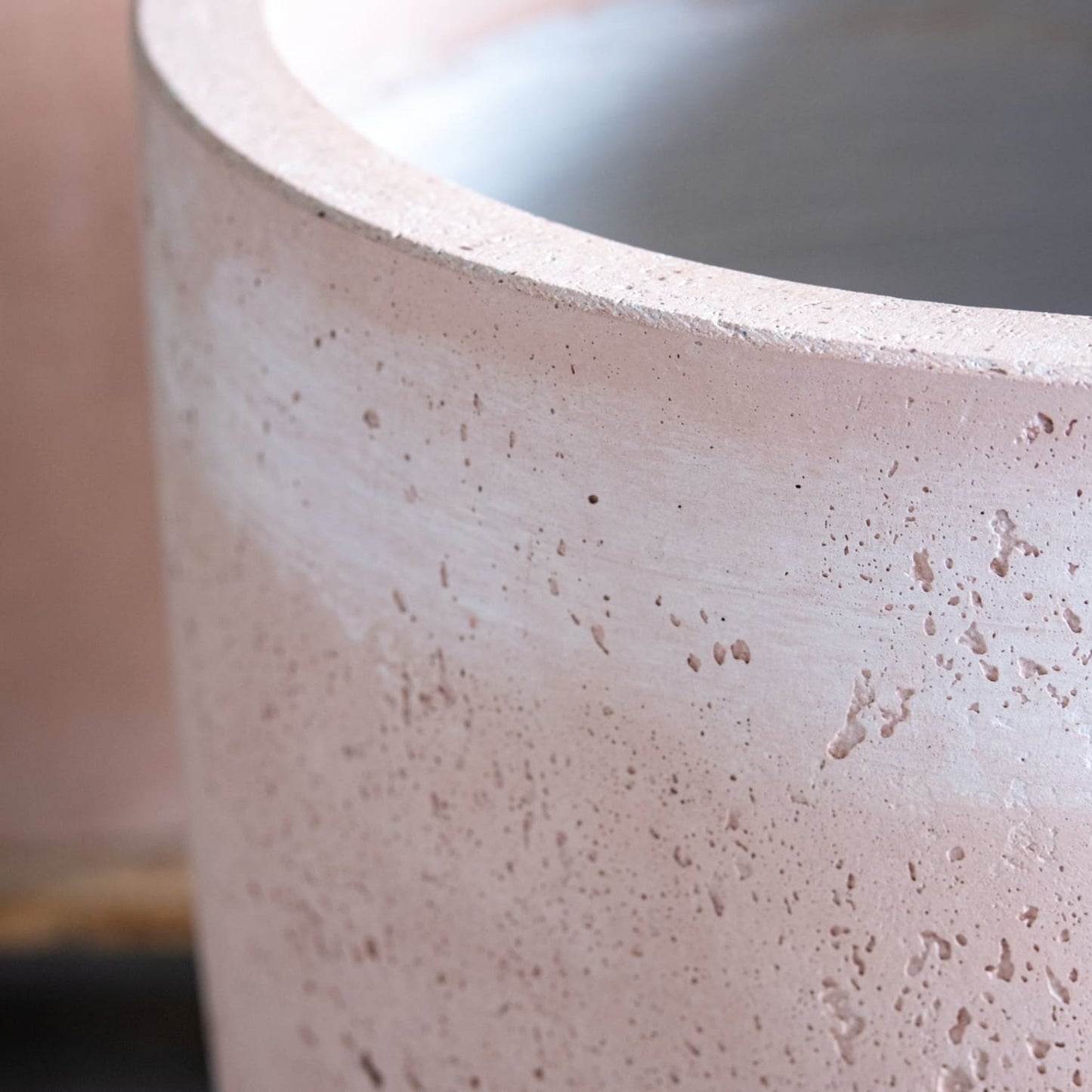 Vessara | Blushstone – 75cm Extra Large Concrete Vase Planter – 61L Tall Plant Pot - Pots & Plants