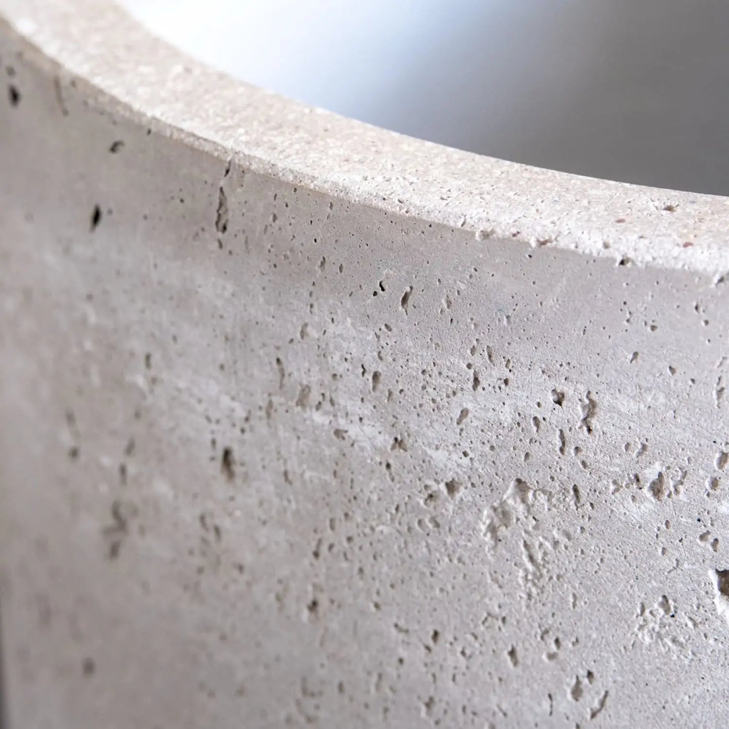 Vessara | Truffle – 52cm Tall Concrete Planter – 15L Vase-Shaped Plant Pot