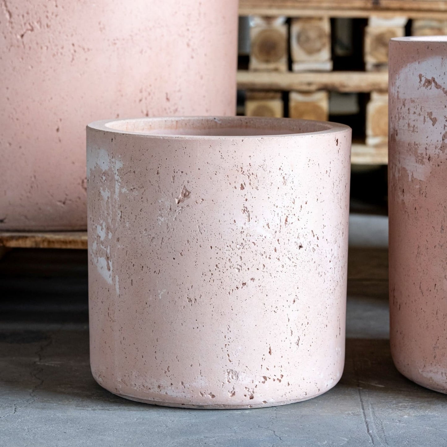 Aurella | Blushstone – 100cm XXL Concrete Cylinder Planter – 621L Round Plant Pot