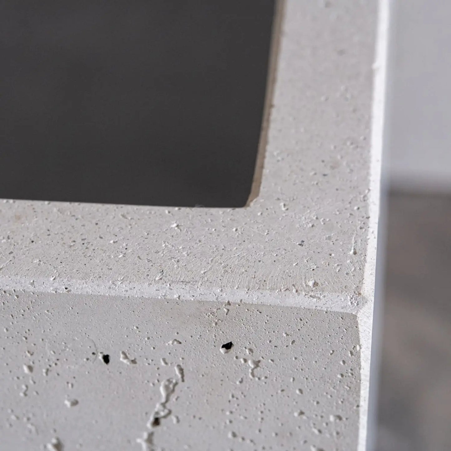 Cubrosa | White Mist – 30cm Medium Square Concrete Planter – 14L Block Plant Pot