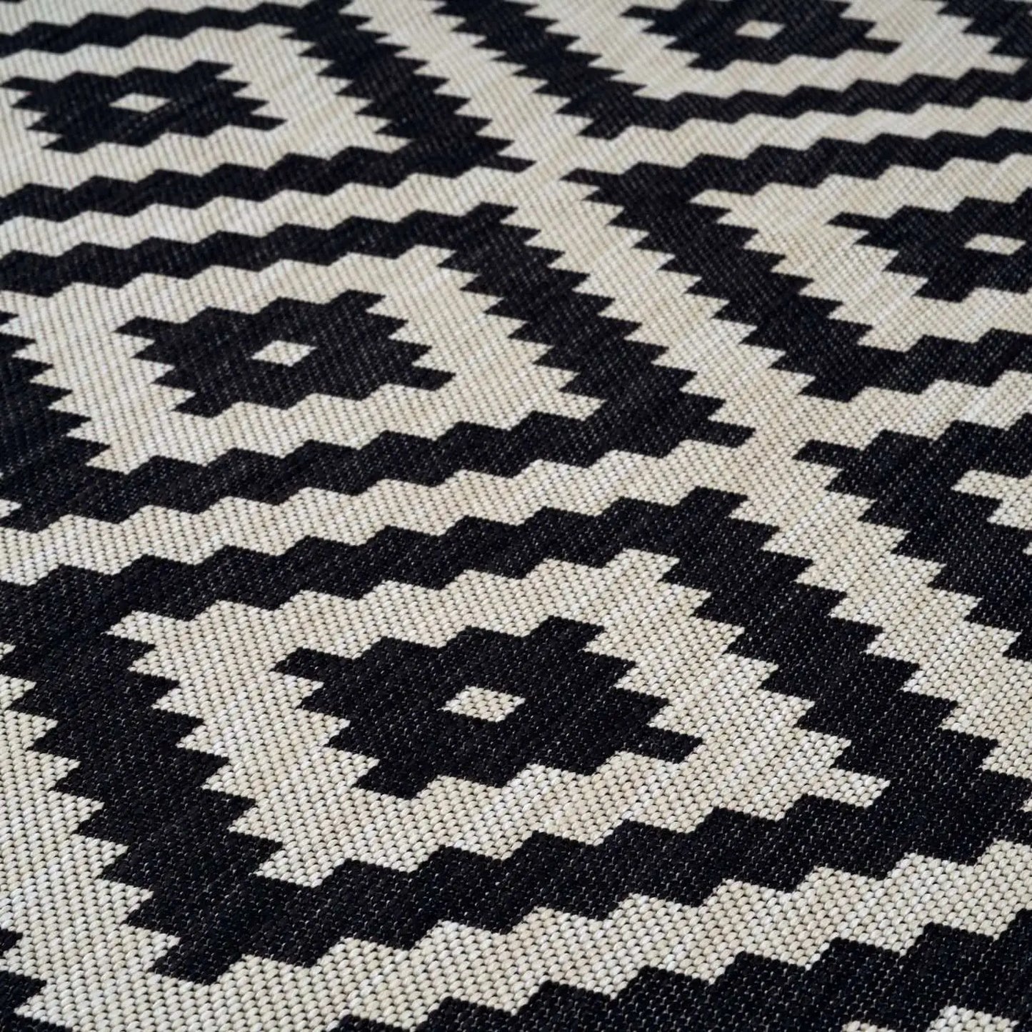 Ecology Outdoor Rug Black | 100bl