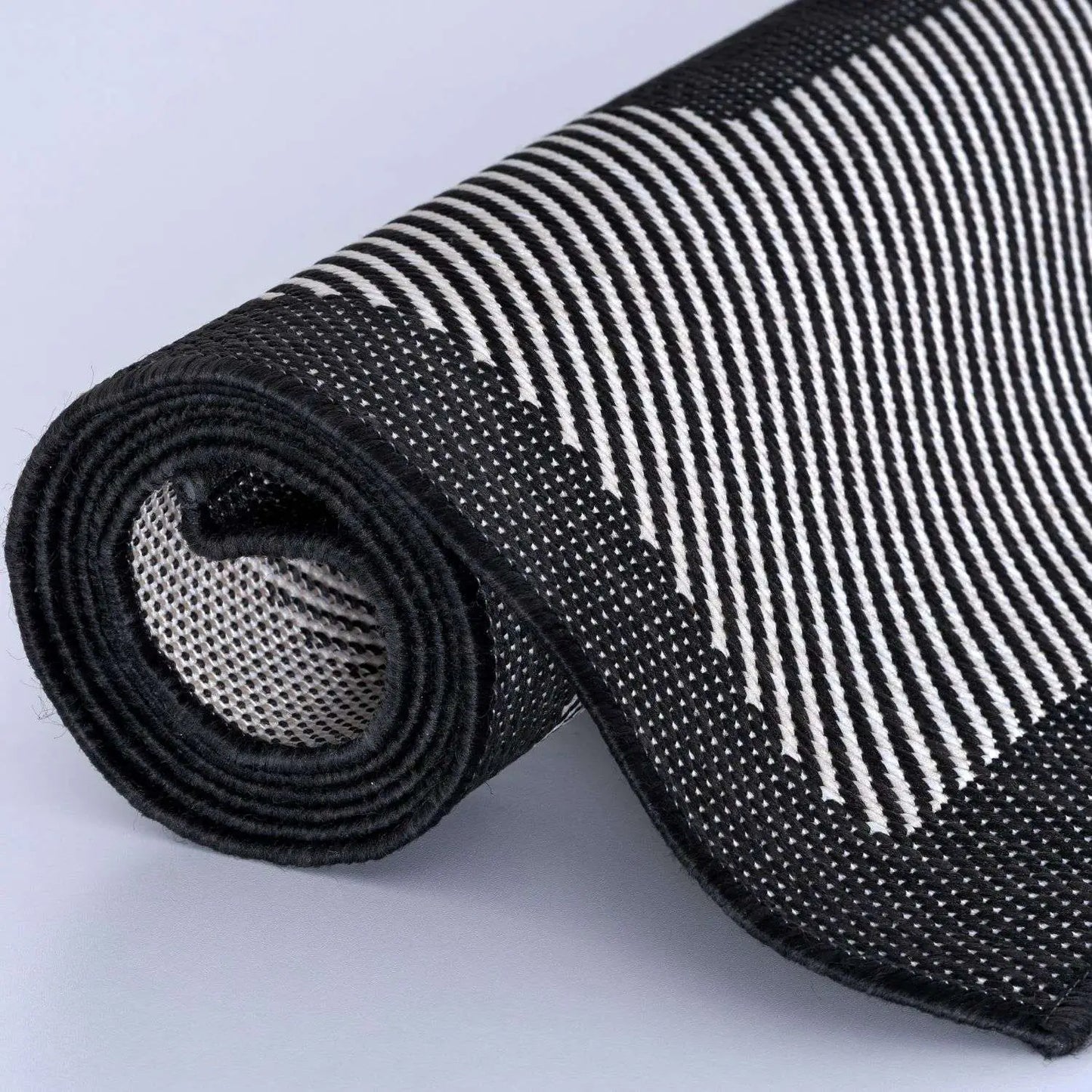 Ecology Outdoor Rug Black | 200bl