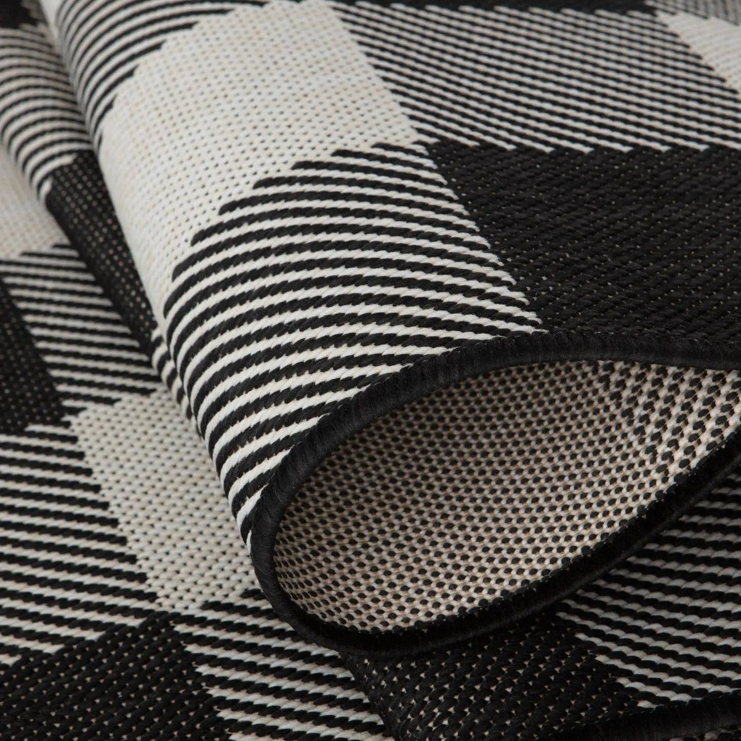 Ecology Outdoor Rug Black | 700BL