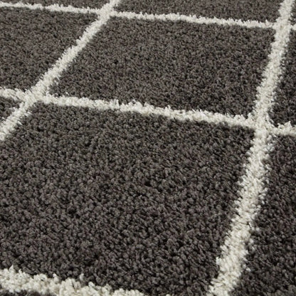 Moroccan Dark Grey Shaggy Rug | 540