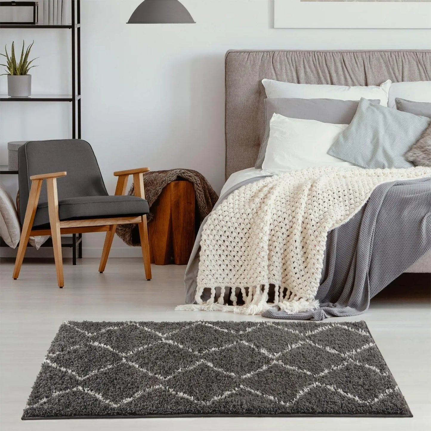 Moroccan Dark Grey Shaggy Rug | 840