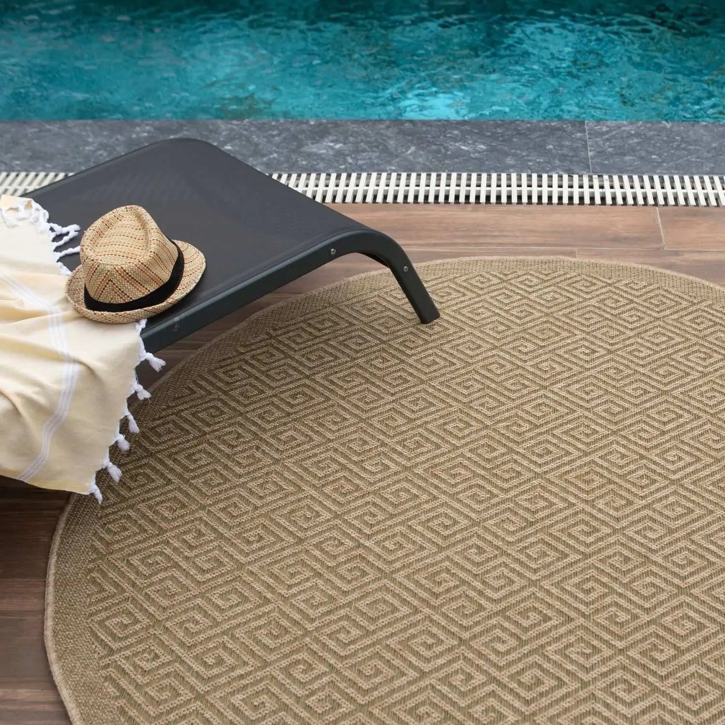 Nature Outdoor Rug Green | 5100G