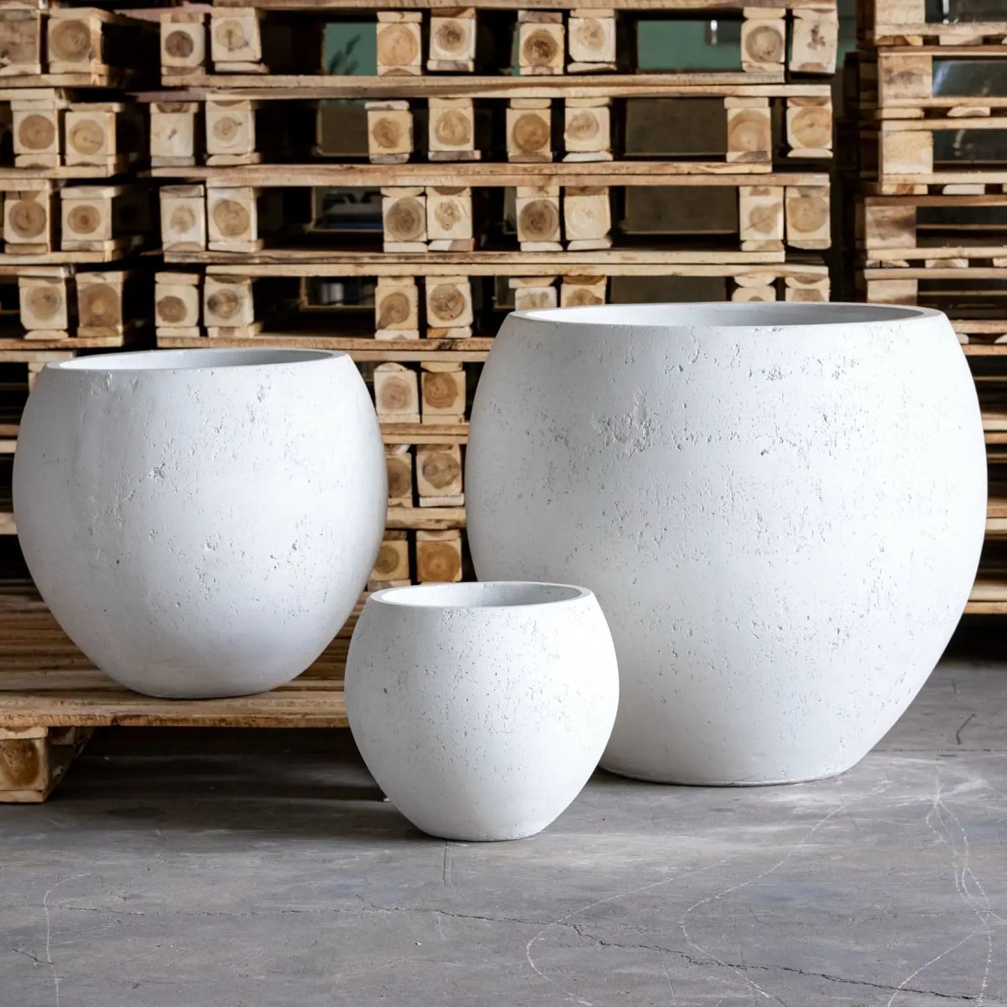 Orbello | White Mist – 110cm XXL Concrete Sphere Planter – 686L Round Plant Pot