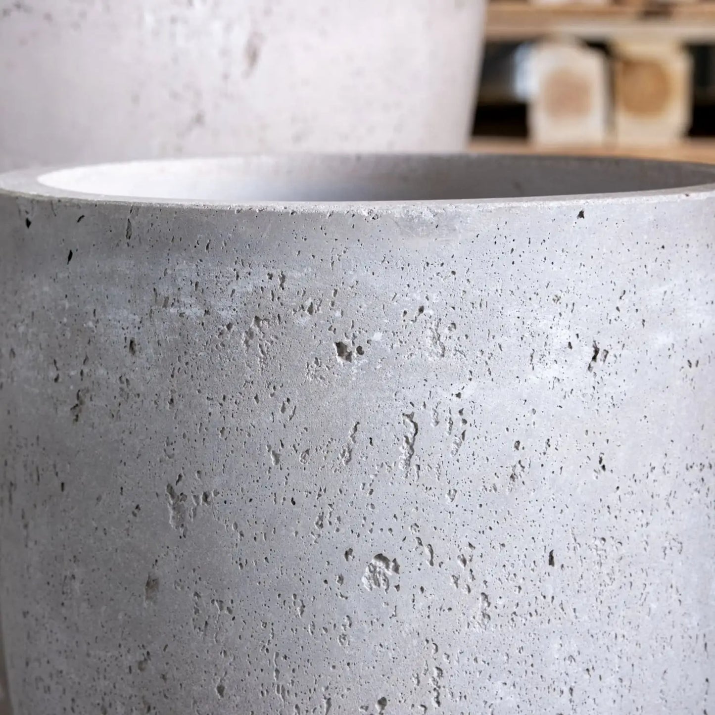 Vessara | Truffle – 52cm Tall Concrete Planter – 15L Vase-Shaped Plant Pot