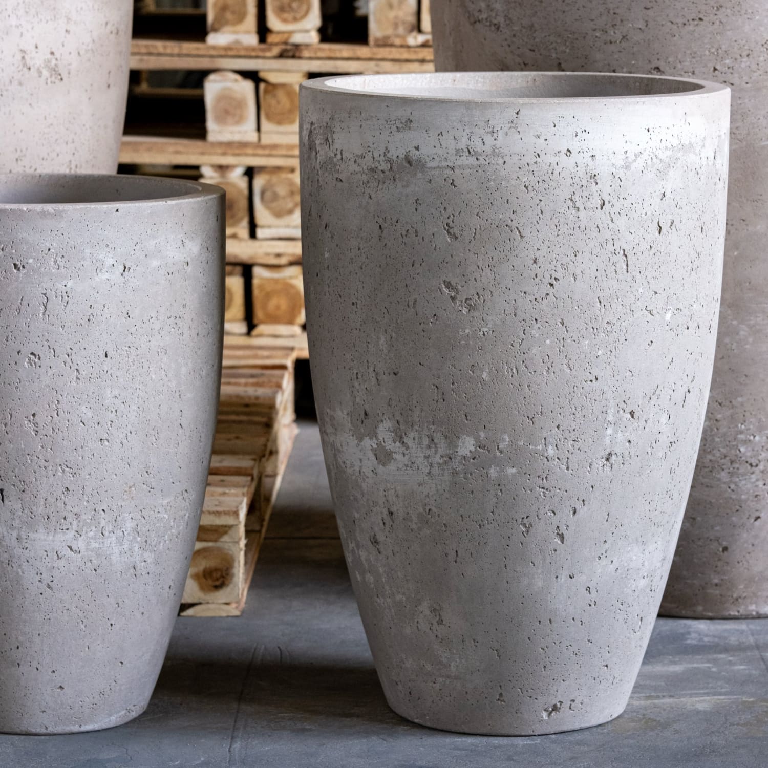 Vessara | Truffle – 52cm Tall Concrete Planter – 15L Vase-Shaped Plant Pot - Pots & Plants
