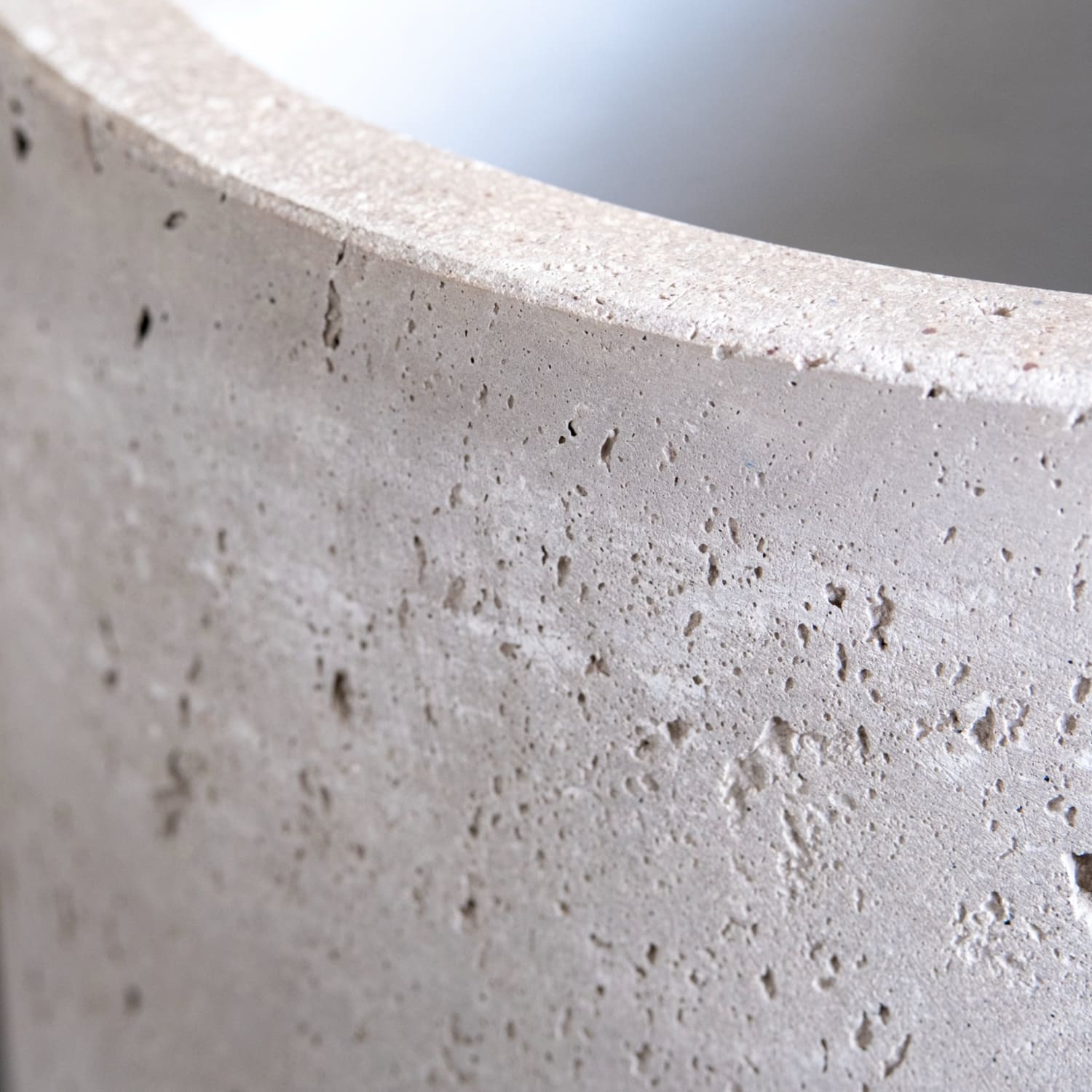 Vessara | Truffle – 55cm Tall Concrete Planter – 32L Vase-Style Plant Pot - Pots & Plants