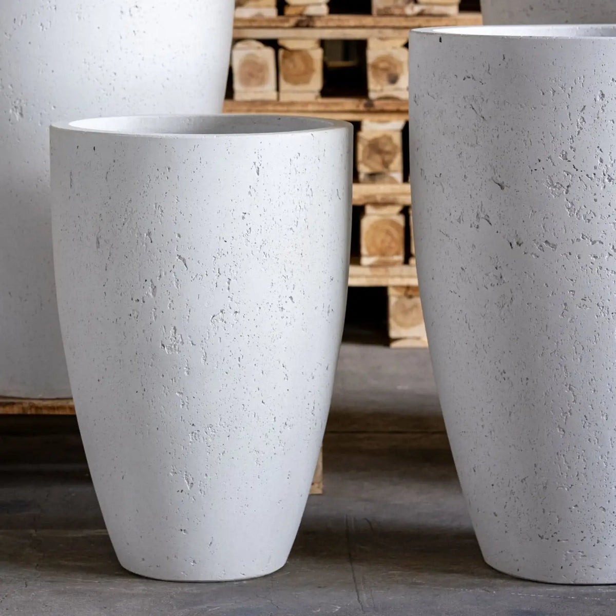Vessara | White Mist – 62cm Extra Large Tall Concrete Planter – 31L Vase-Style Plant Pot